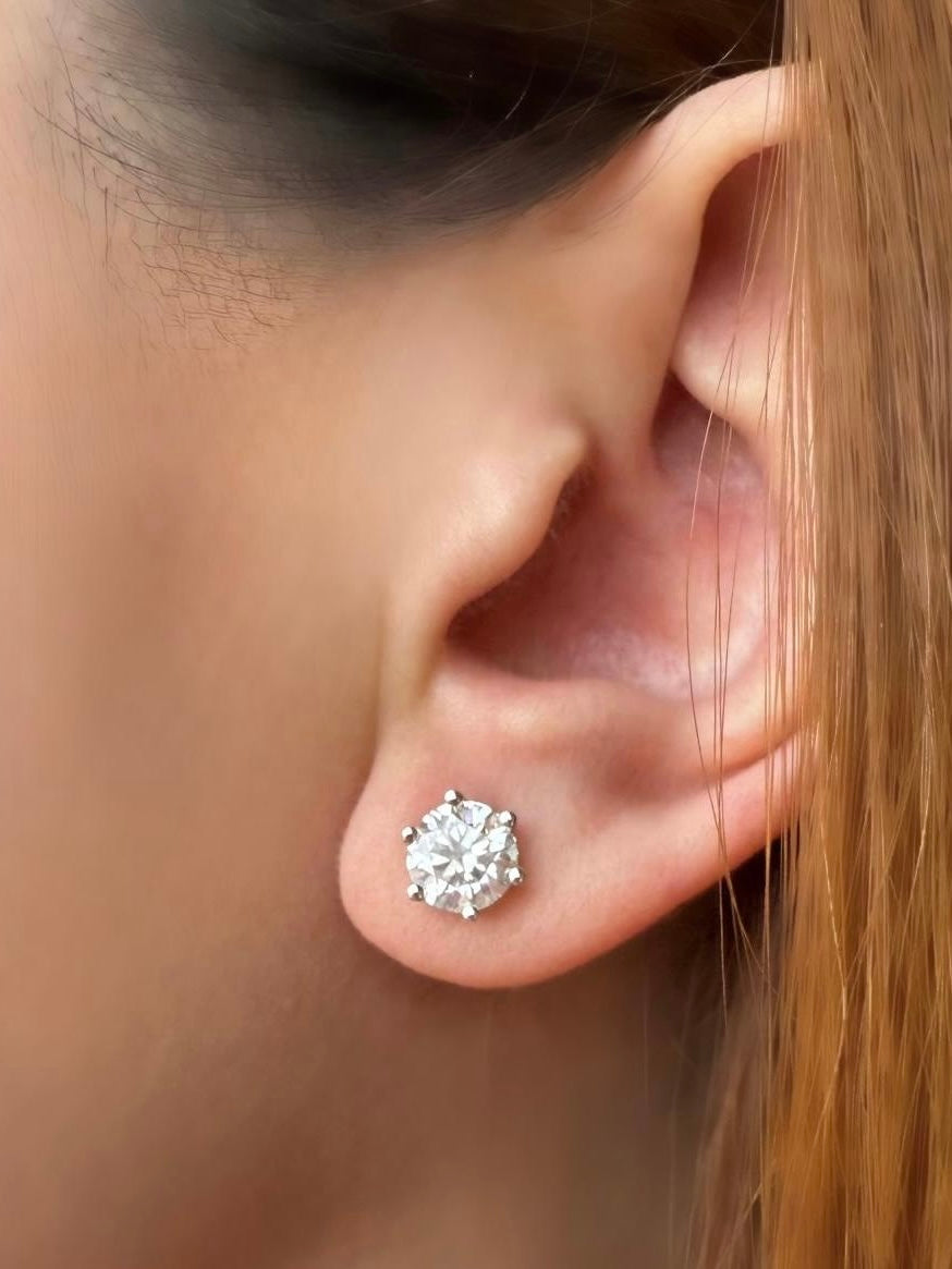 2ct Stud earrings