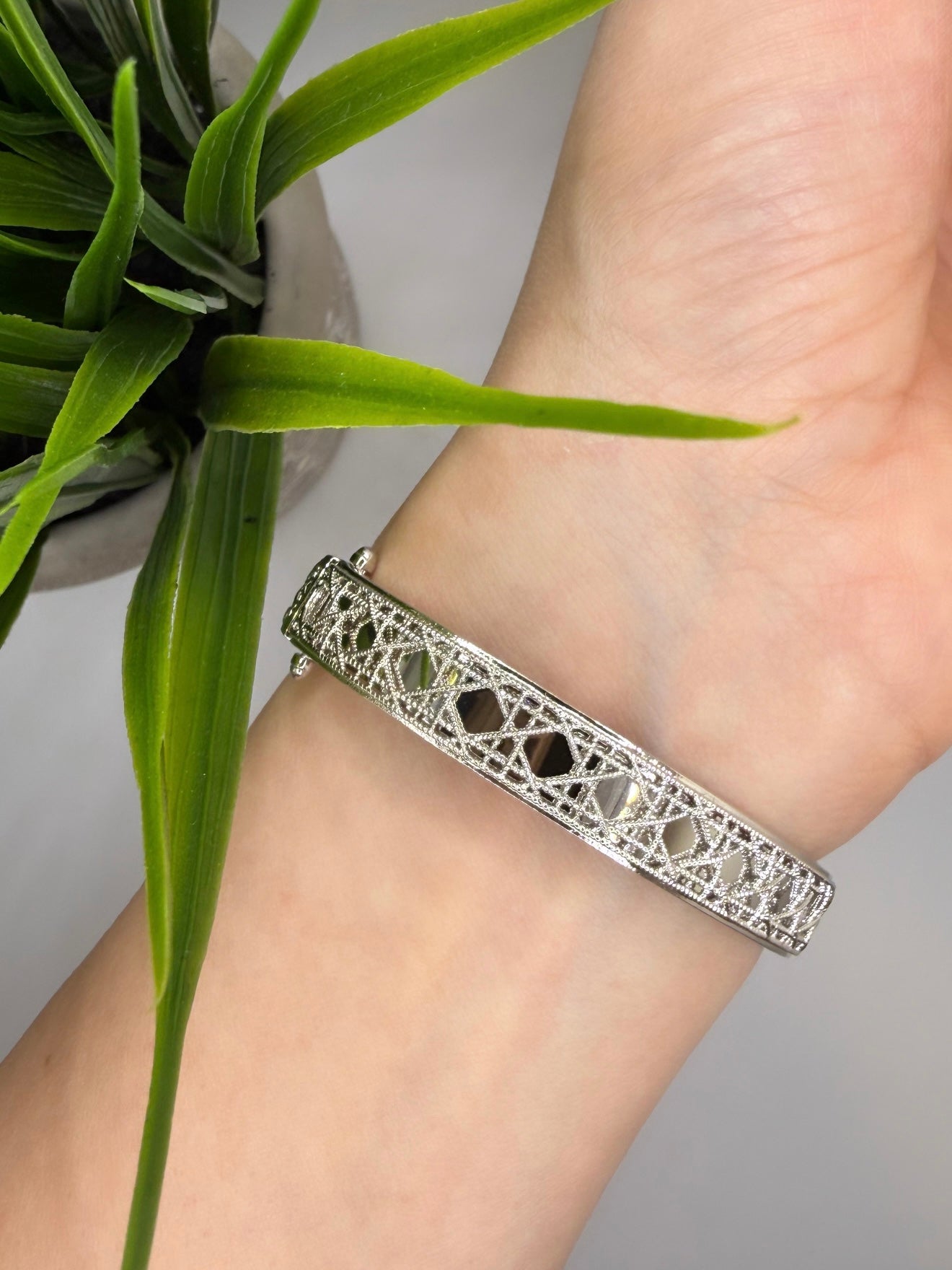 Noura Bangle
