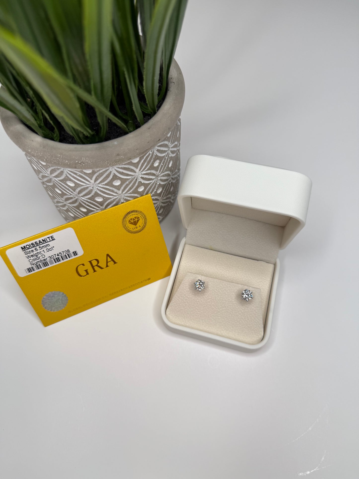 2ct Stud earrings