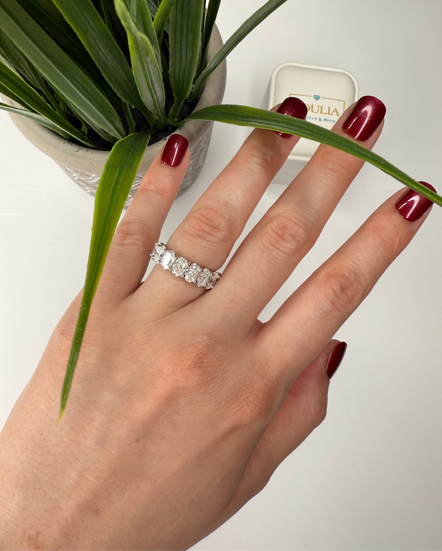 oval cut band