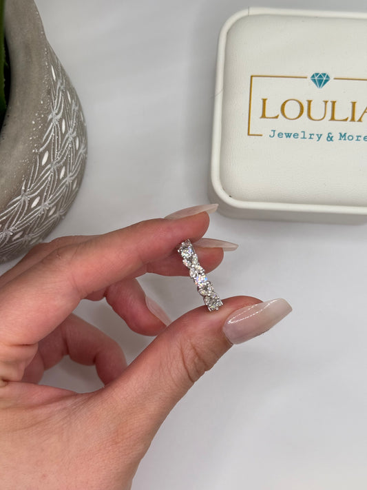 Flower eternity band