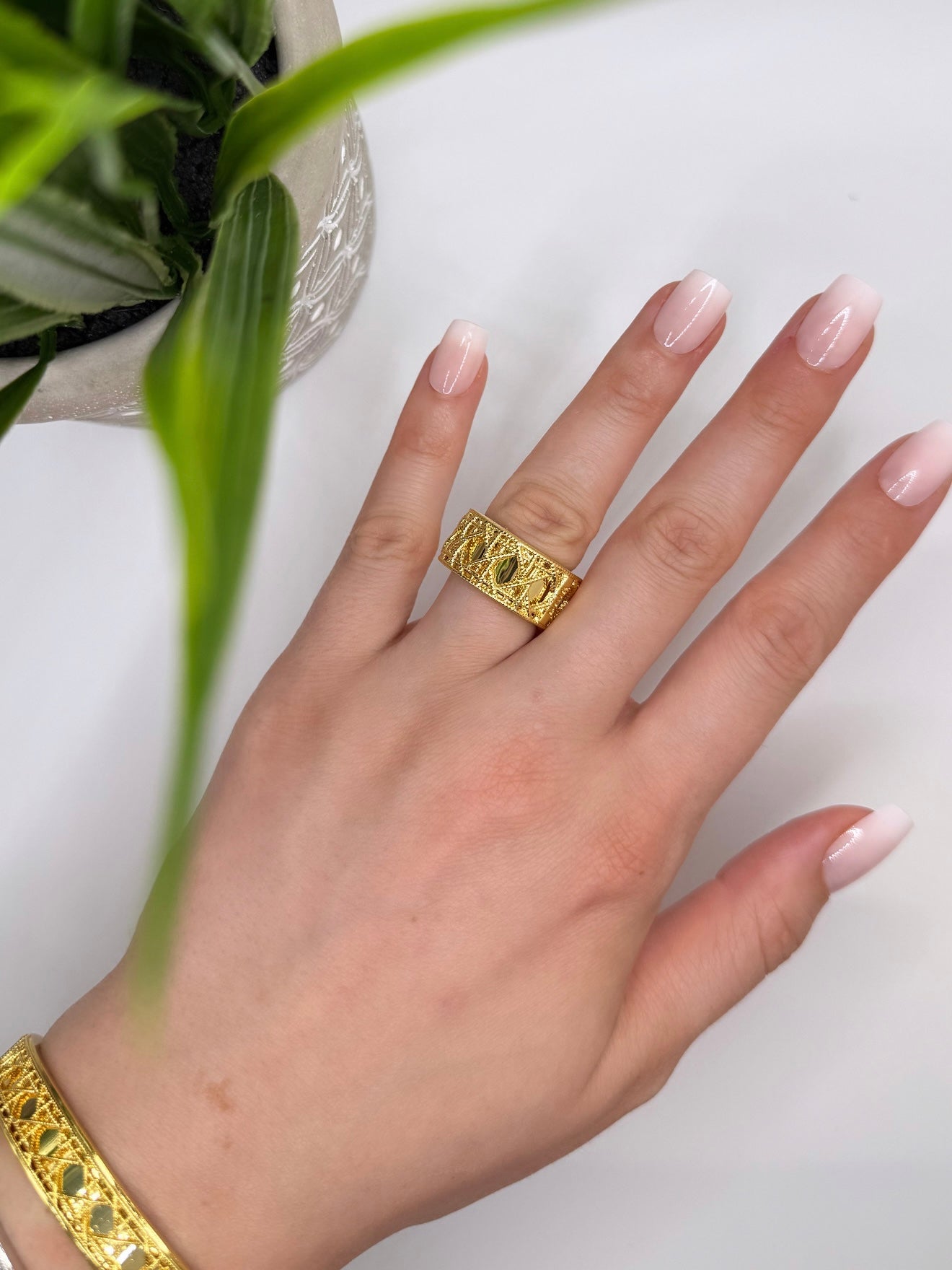 Noura ring