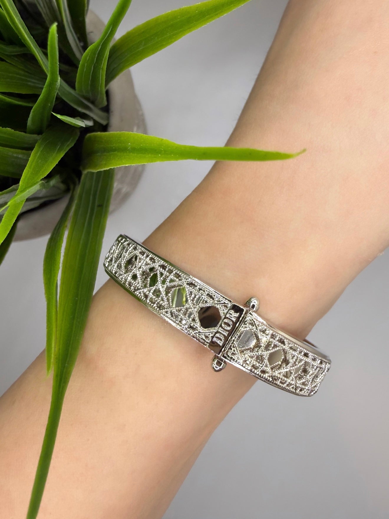 Noura Bangle