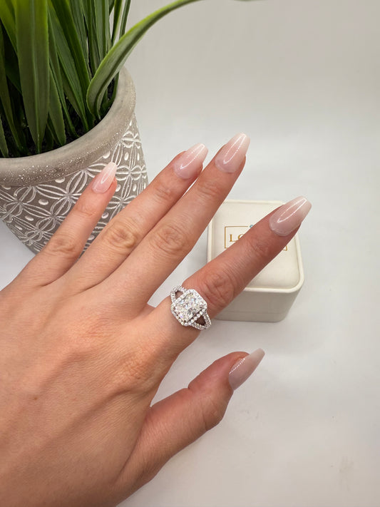 Radiant cut ring