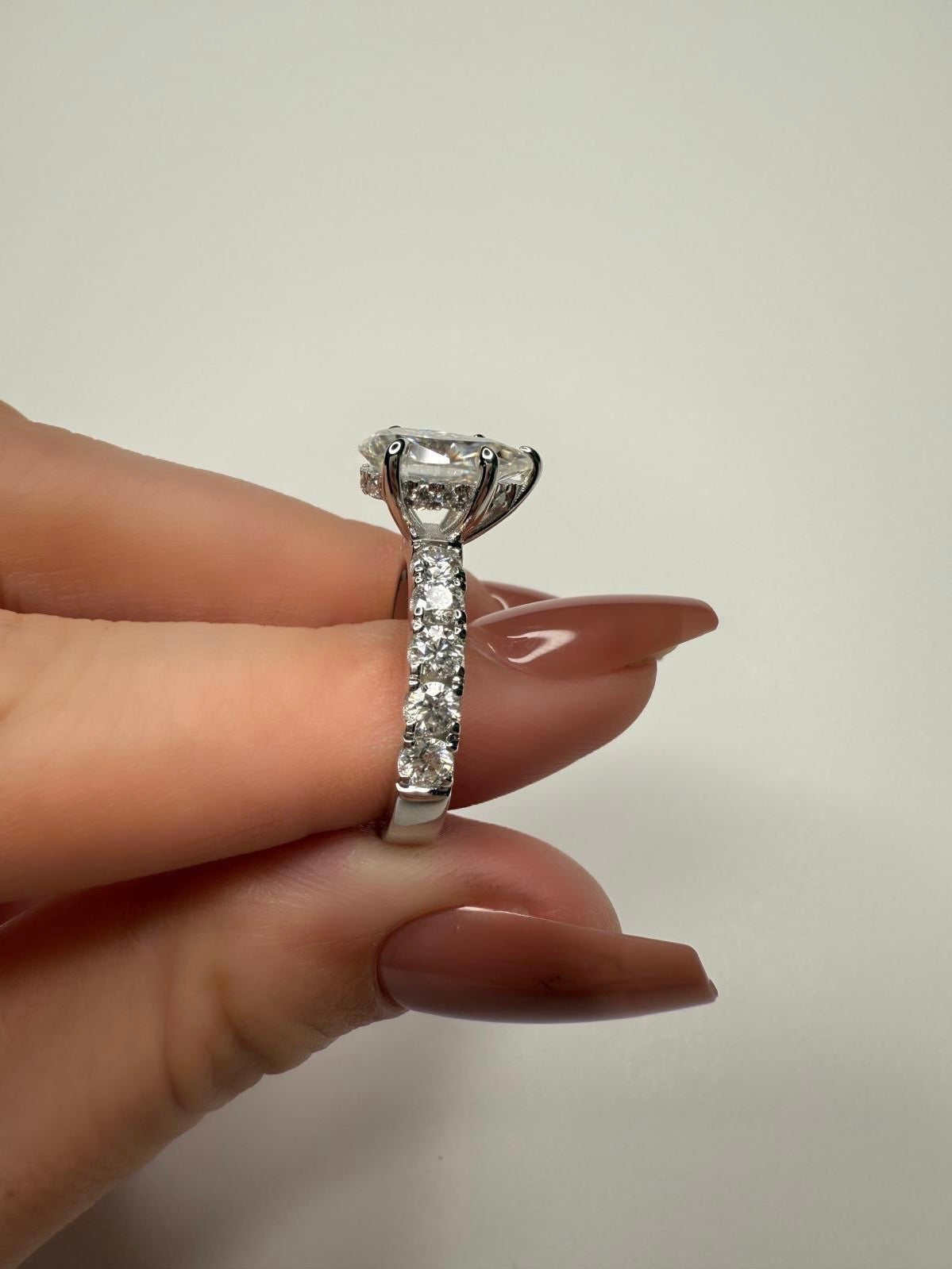 Pear cut solitaire
