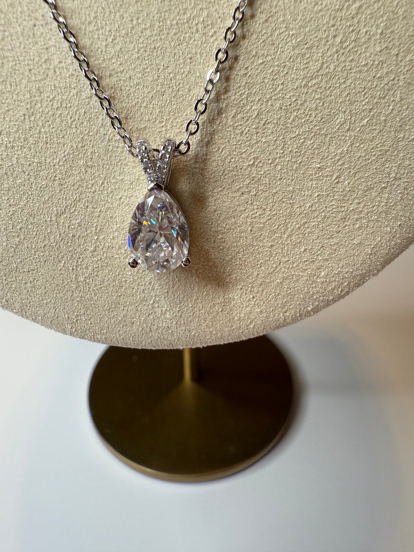 Nour pendant