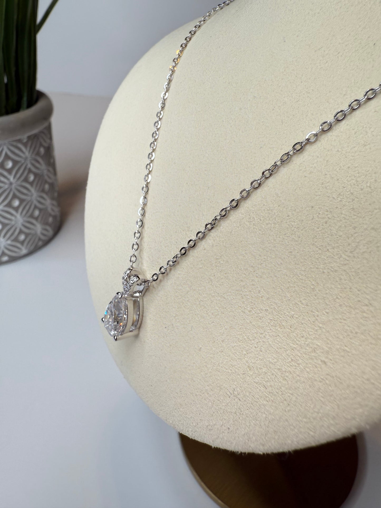 Nour pendant