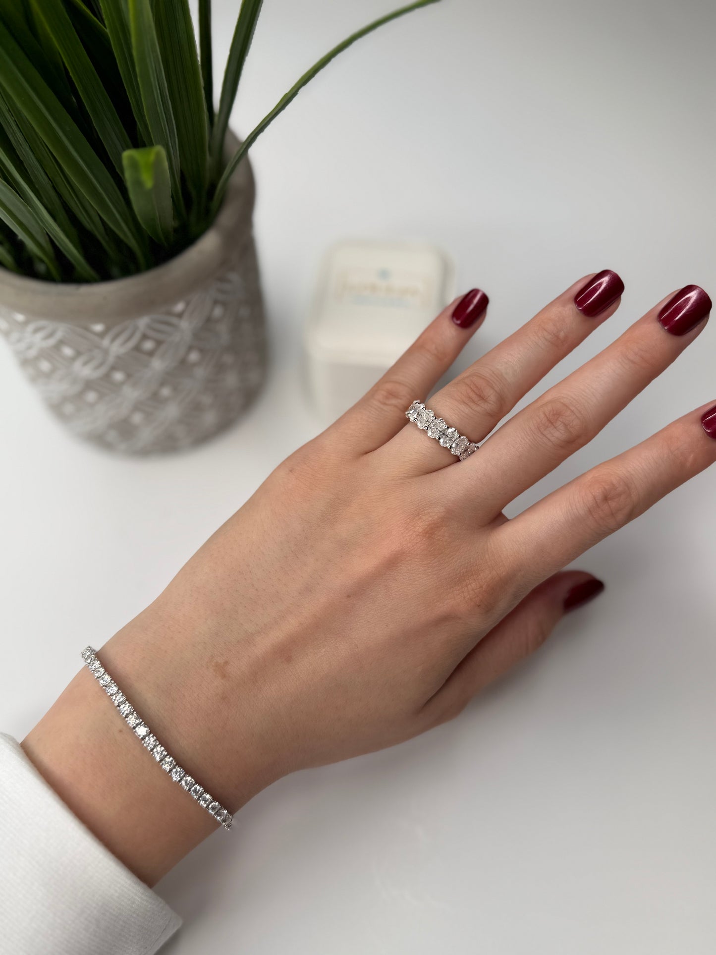 oval cut band